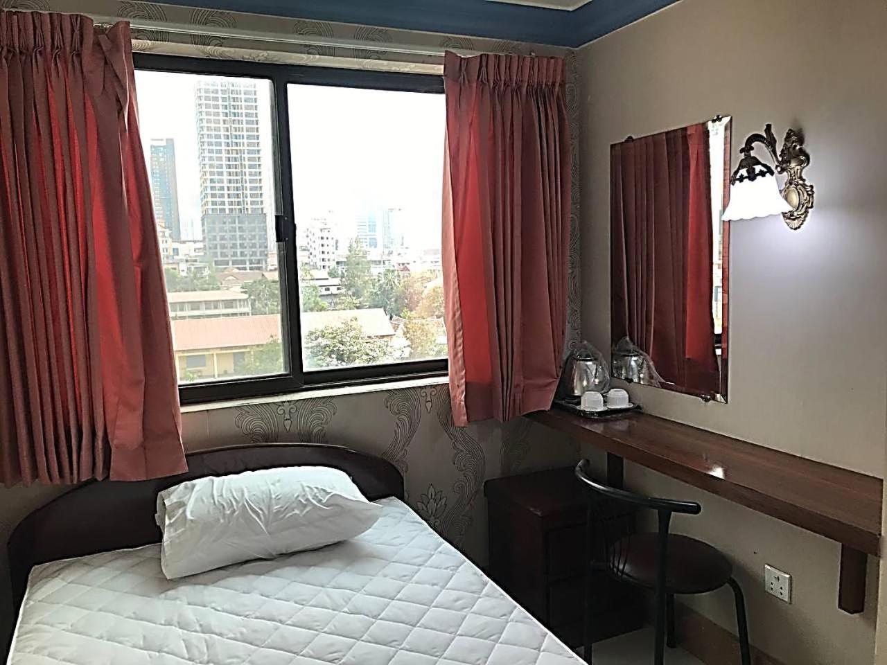 Rs Galaxy Hotel Phnom Penh Exterior photo